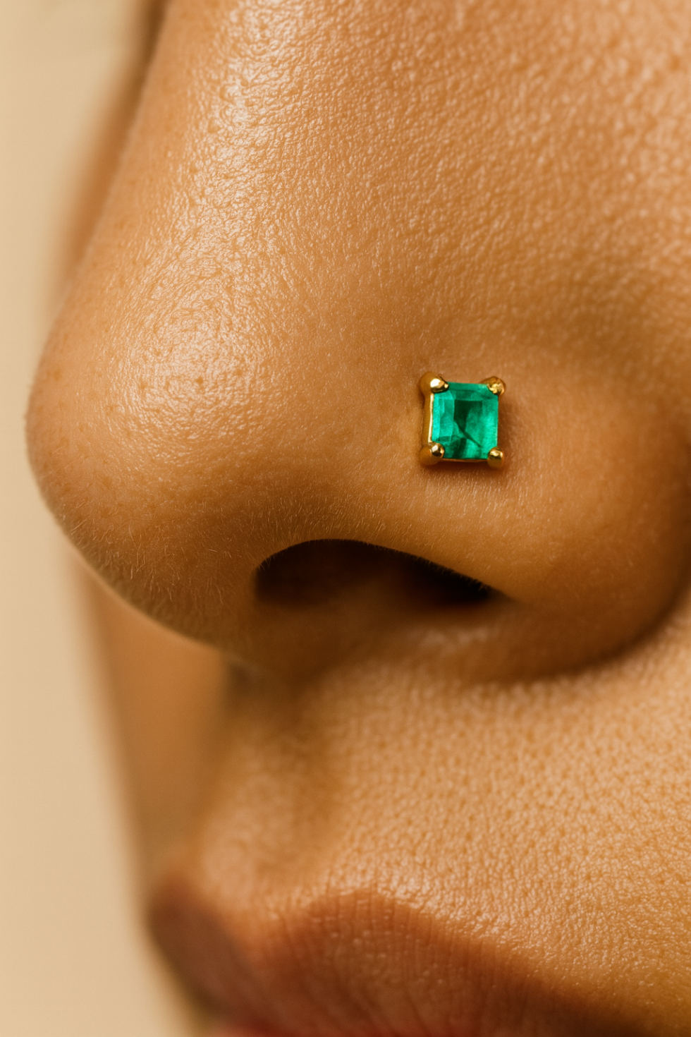 22K gold emerald nose pin natural Zambian gem gold nose pin with emerald gemstone luxury 22K gold emerald jewelry nose pin